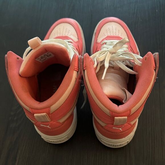 Puma women Coral and White Sneakers size 6.5 - Picture 1 of 5